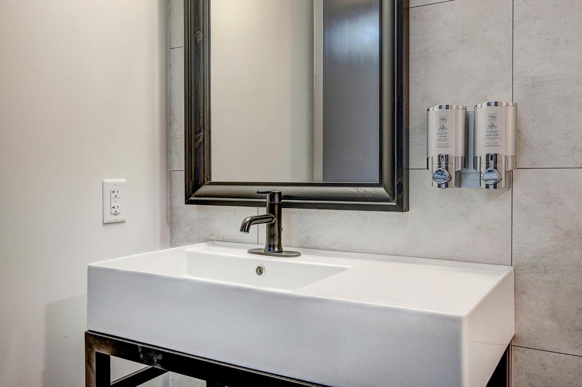 The Block Hotel & Commons Silverthorne Pokoj fotografie